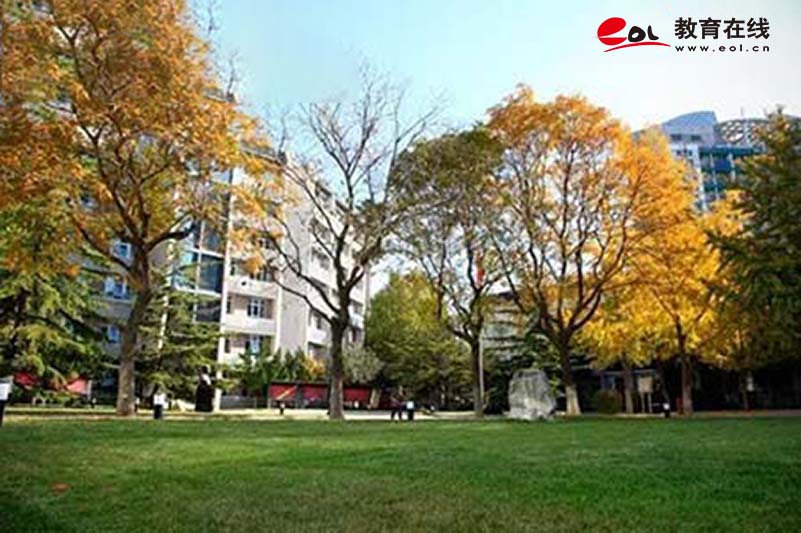 北京青年政治学院校园风光