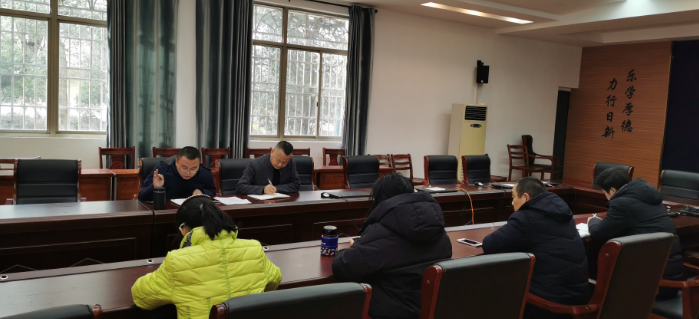 安全工作长抓不懈，确保校园平安稳定 —校召开学生安全管理专题会议