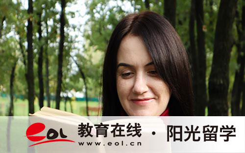 加拿大留学生申请移民条件和费用